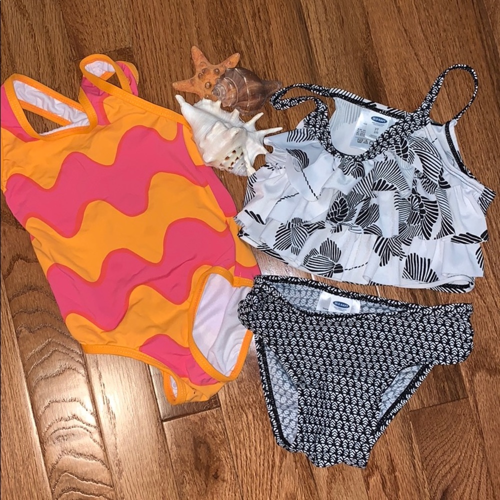 Fashionable Pair of 2T swimsuits !